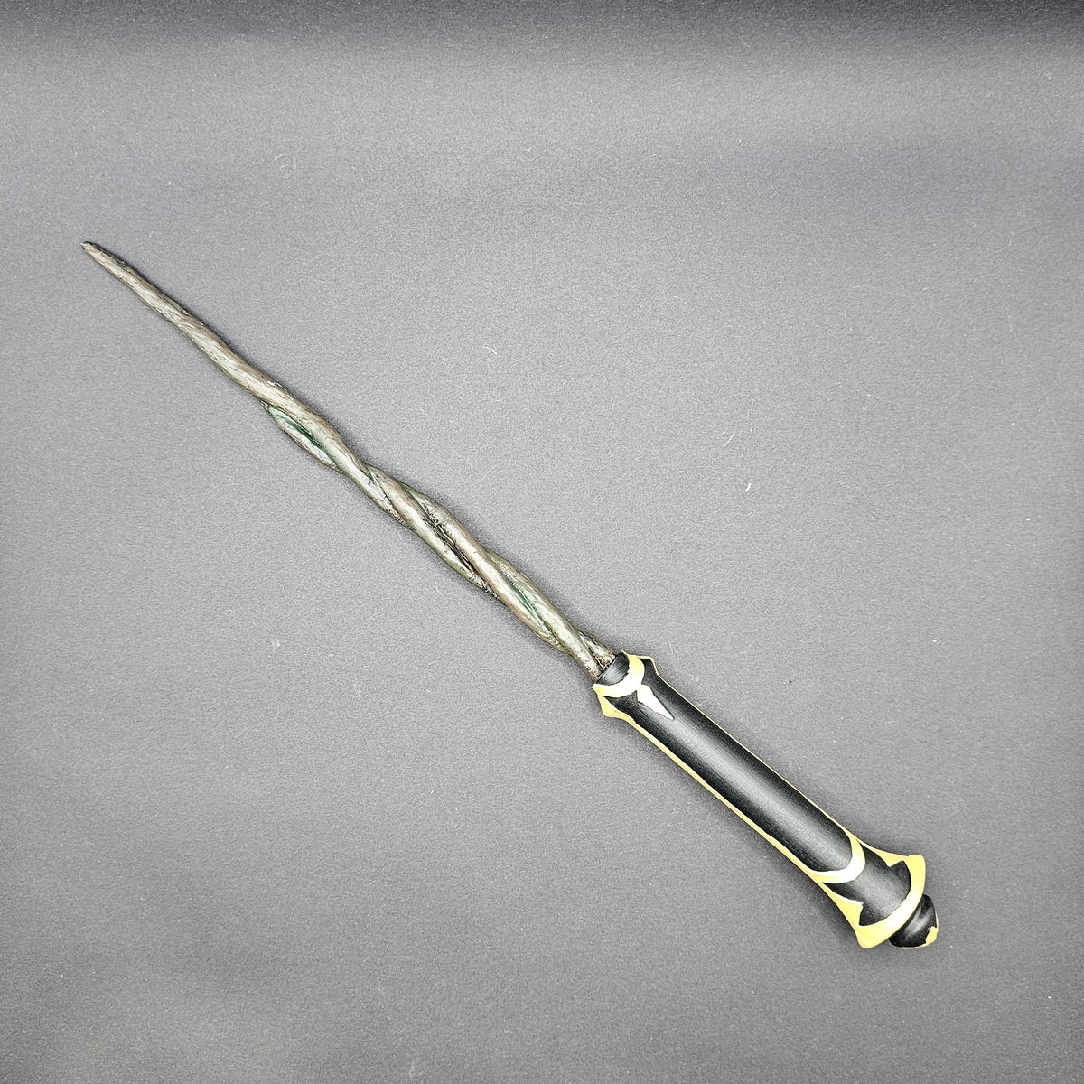 Hogwarts Legacy inspired Spiral Green Grey & Arrow Black Wand