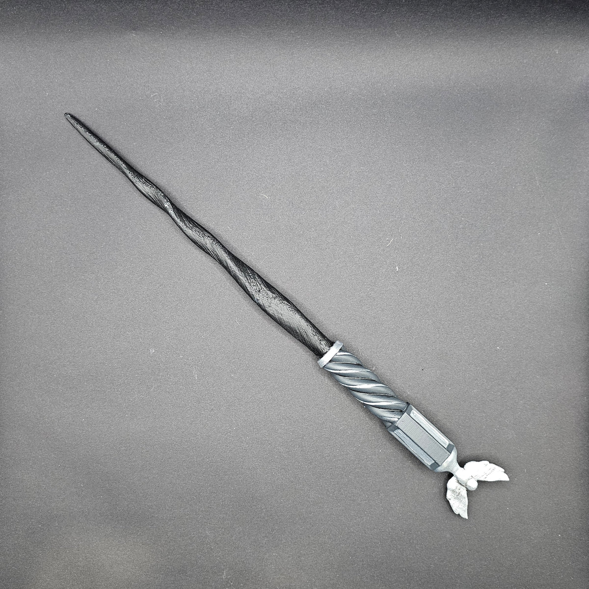 Hogwarts Legacy inspired Soft Spiral Black & Avian Grey Wand